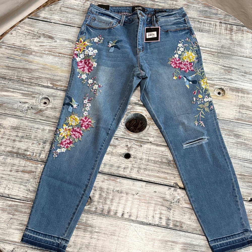 NWT, Nanette Lepore high waisted Astor skinny embroidered jeans, size 12